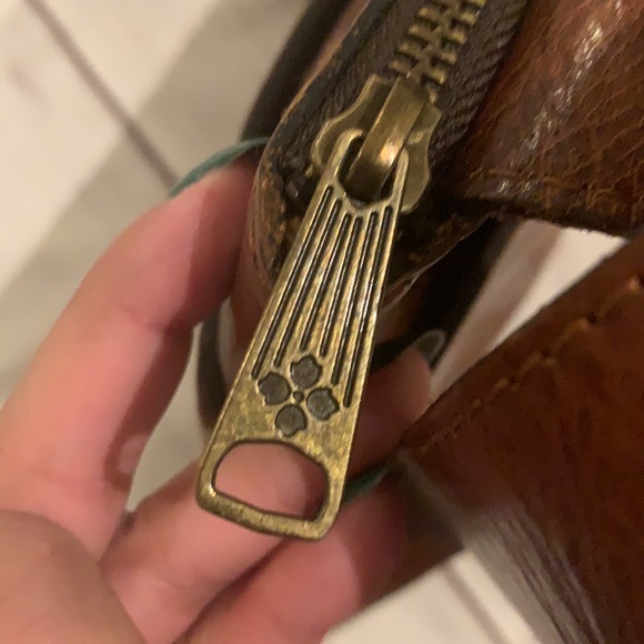 Patricia Nash Adjustable Cross Body Bag - Picture 6 of 10